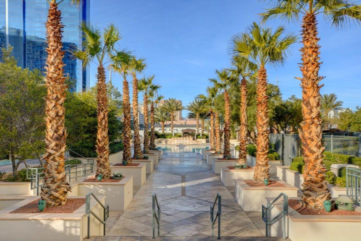 Mgm Signature-08-803 F1 Track & Strip View Studio Las Vegas Exterior photo